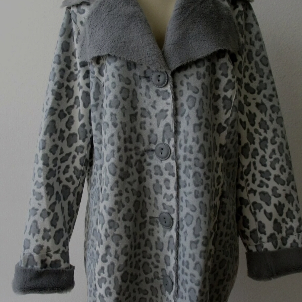 ISO Dennis Basso Faux Fur Snow Leopard Coat Jacket Medium